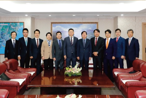 차세대기업인클럽 회장단 부산상의 예방 사진 1